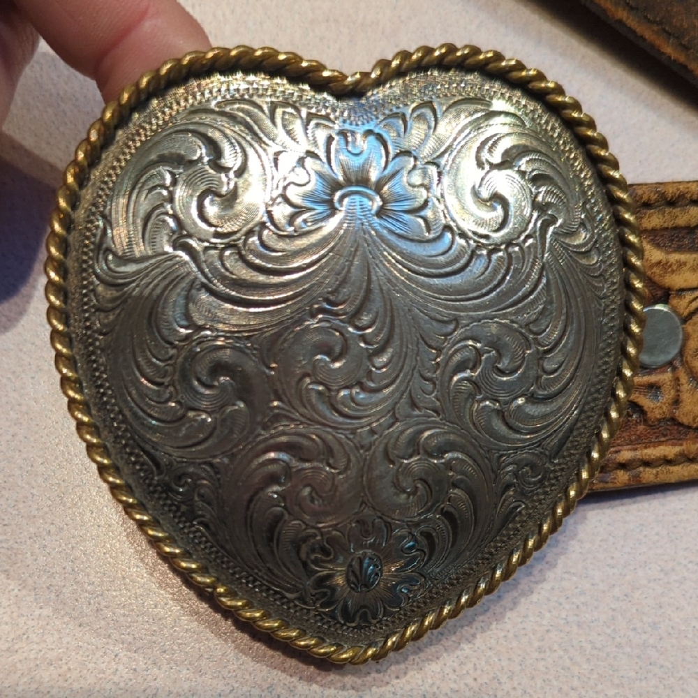 Montana Silversmiths Silver and Gold Heart Belt Buckle